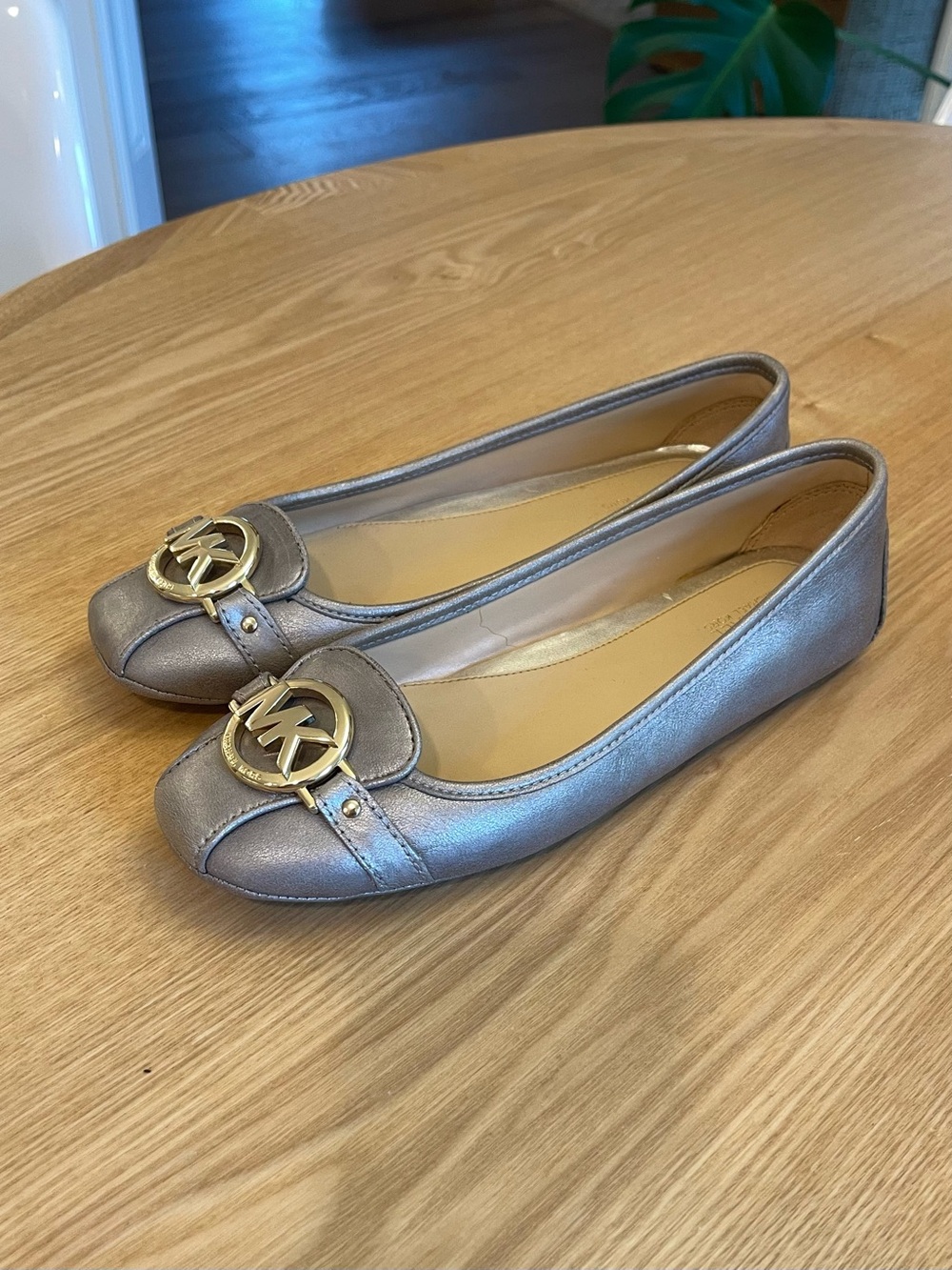 MICHAEL KORS FULTON  LEATHER MK GOLD LOGO Ballet Flats LOAFERS 8.5M NEW
